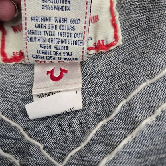 TRUE RELIGION " Emily" Dark Wash Blue Denim Jacket. Size Small - Picture 12 of 15